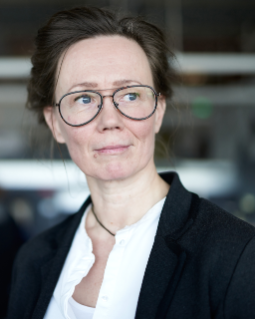 Portrait of woman with glasses